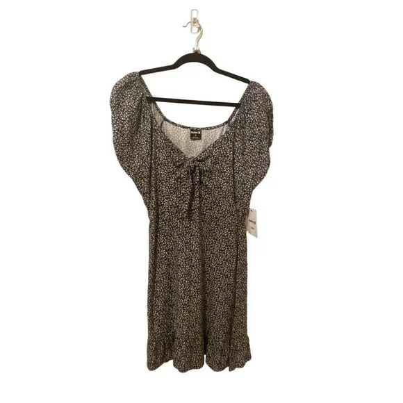 NWT Hurley Juniors' Keyhole Mini Dress - Fawn Ditsy, Size Medium - Picture 2 of 10